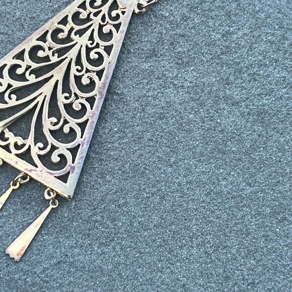 Lisner Pendant Necklace in Gold Tone Metal Mid Century Statement Jewelry Signed - Picture 16 of 16